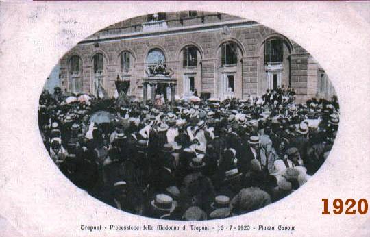 Vecchia Trapani 196 - Trapani - Processione della Madonna di Trapani anno 1920.jpg - File written by Adobe Photoshop¨ 5.0